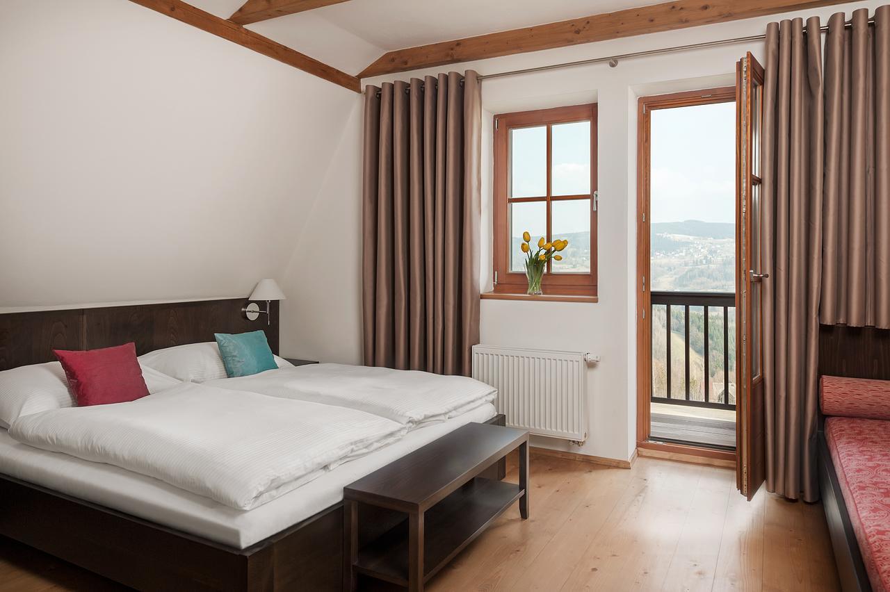 Aneta Hotel & Restaurant Vítkovice Eksteriør bilde