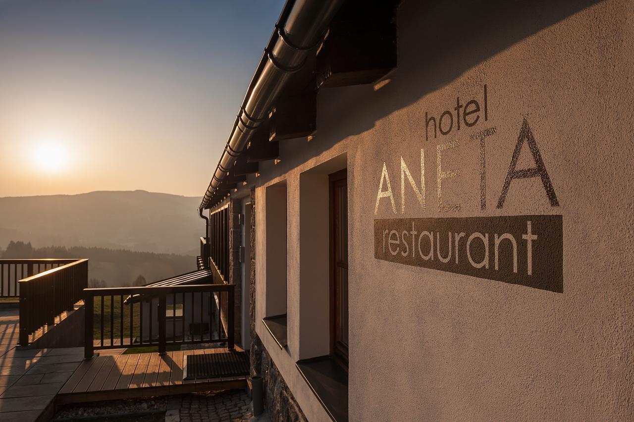 Aneta Hotel & Restaurant Vítkovice Eksteriør bilde